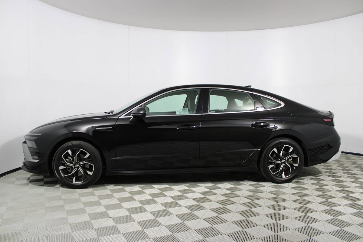 Used 2025 Hyundai Sonata SEL FWD image 29