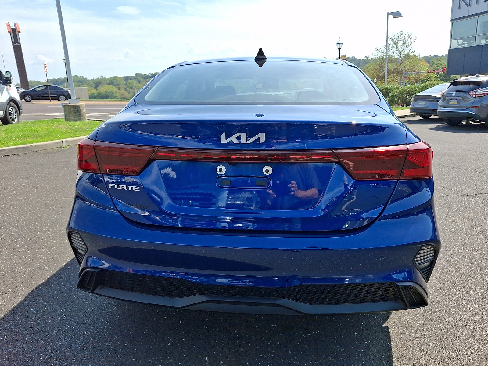 Used 2023 Kia Forte LXS w/ LXS Technology Package FWD image 5