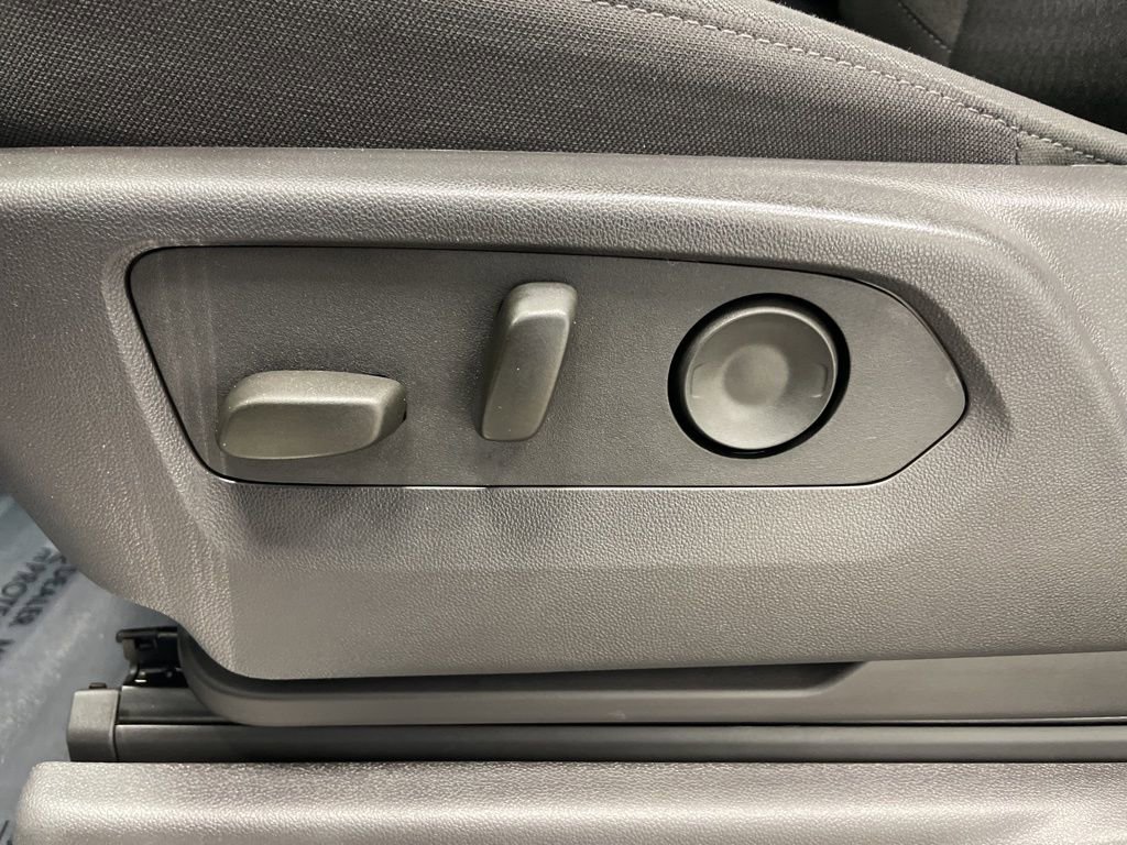 Used 2025 Chevrolet Silverado 2500 LT image 23