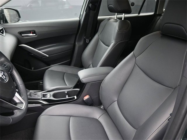 Used 2025 Toyota Corolla Cross XLE image 19
