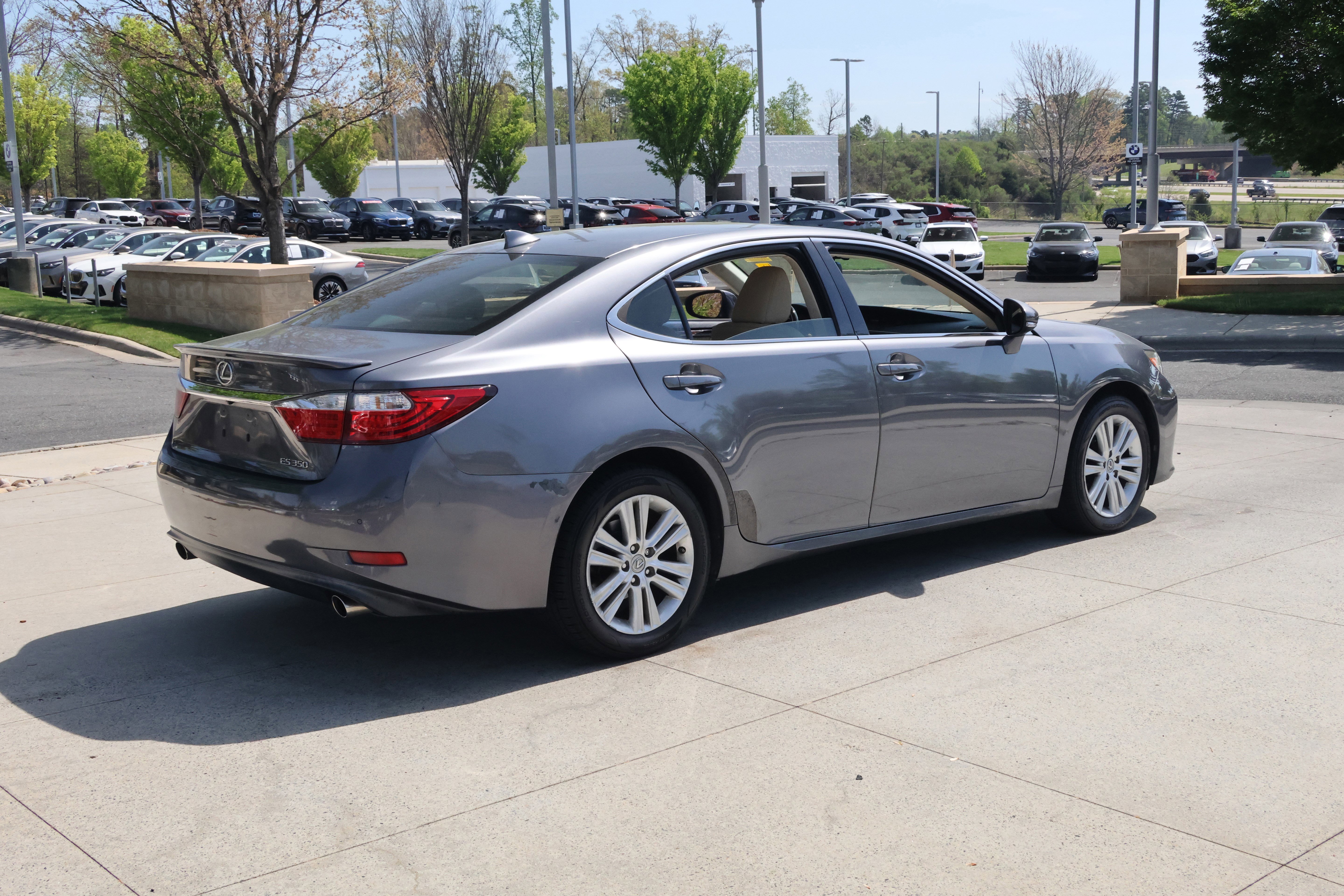 Used 2015 Lexus ES 350 w/ Premium Package FWD image 9