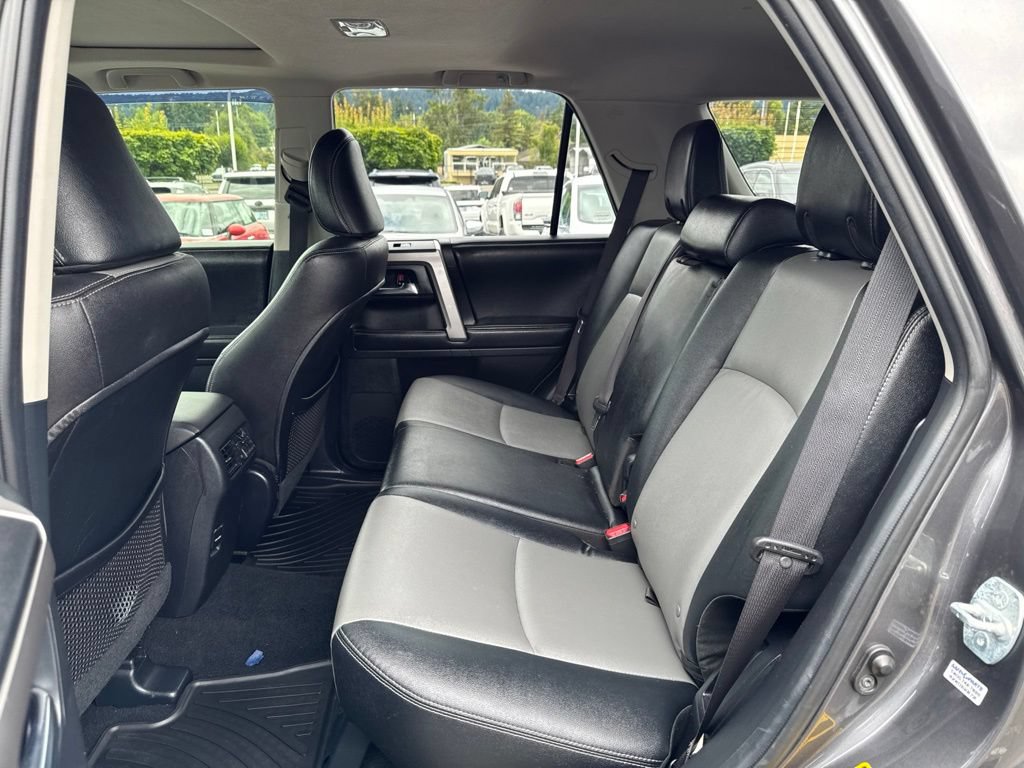 Used 2016 Toyota 4Runner SR5 Premium AWD/4WD image 7