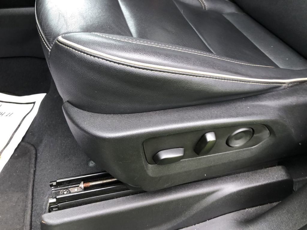 Used 2023 Chevrolet Suburban Premier image 15