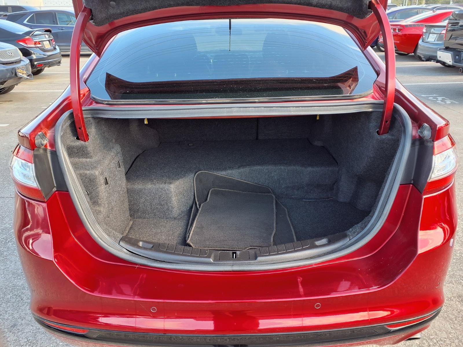 Used 2016 Ford Fusion Titanium FWD image 21