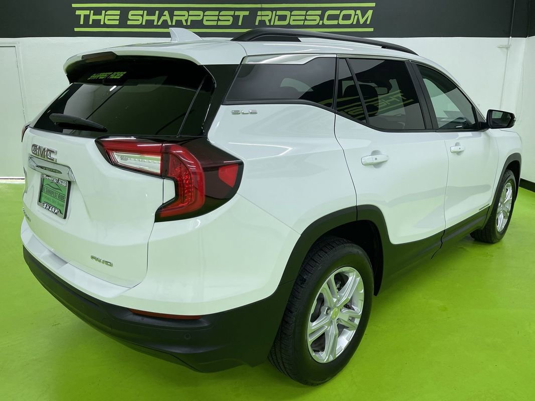 Used 2023 GMC Terrain SLE w/ Driver Convenience Package image 10