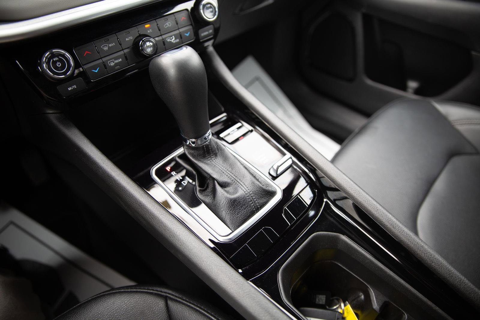 Used 2025 Jeep Compass Limited image 16