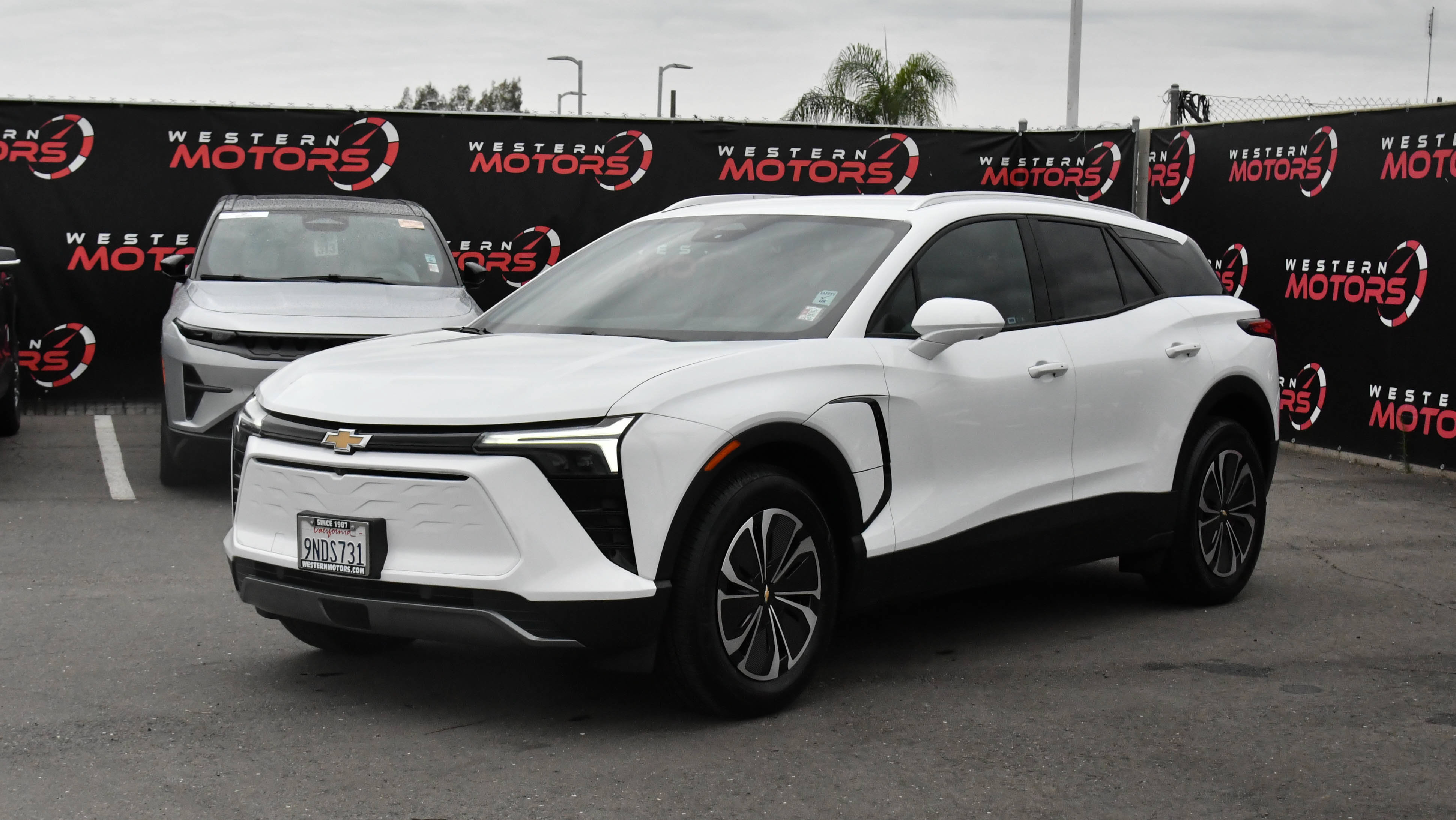 Used 2024 Chevrolet Blazer EV LT AWD/4WD image 3