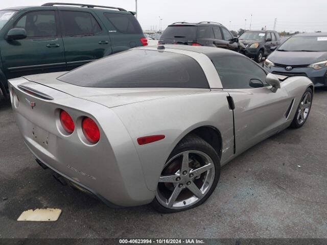 Used 2005 Chevrolet Corvette Coupe w/ Preferred Equipment Group RWD image 22