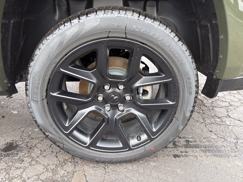 New 2026 RAM 1500 Laramie AWD/4WD image 12