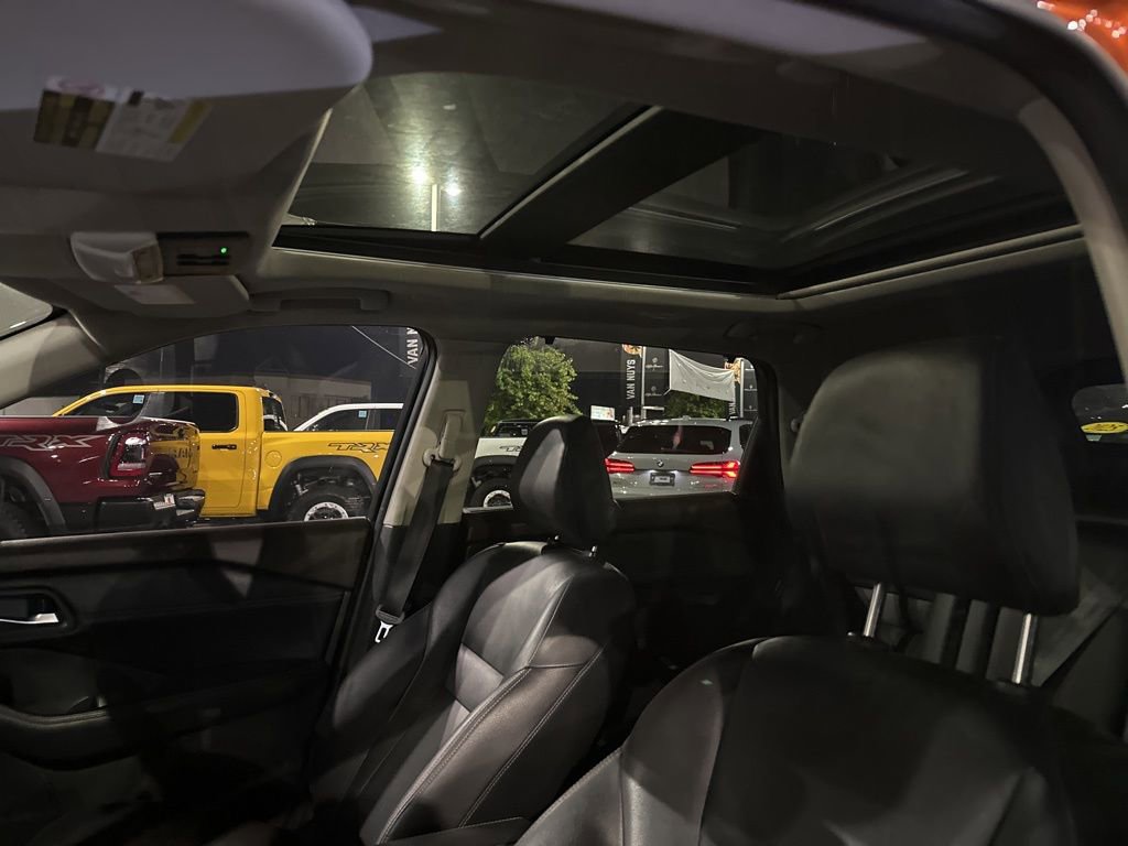 Used 2022 Nissan Rogue SL w/ SL Premium Package image 7