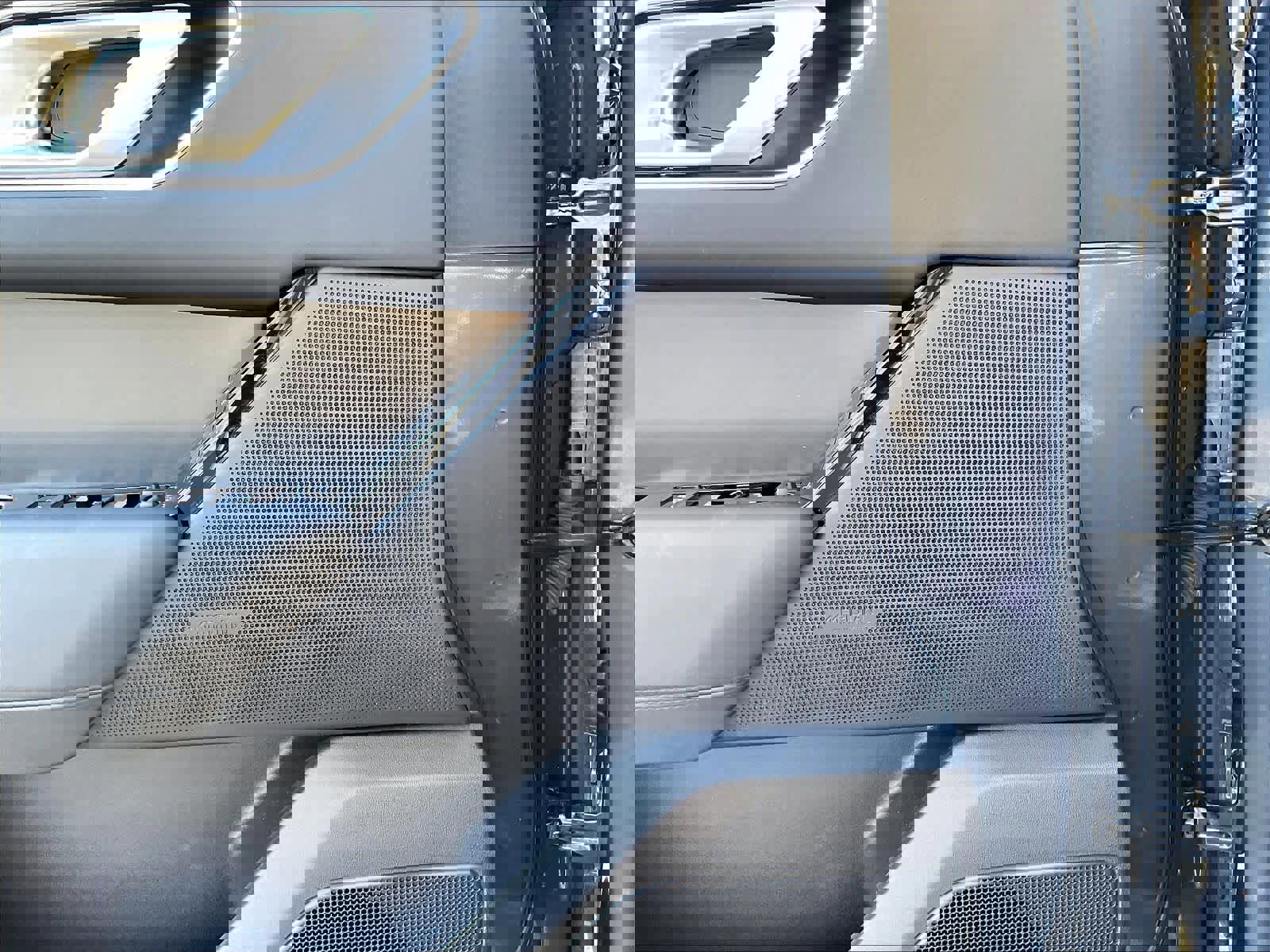 Used 2026 Land Rover Range Rover Velar S image 34