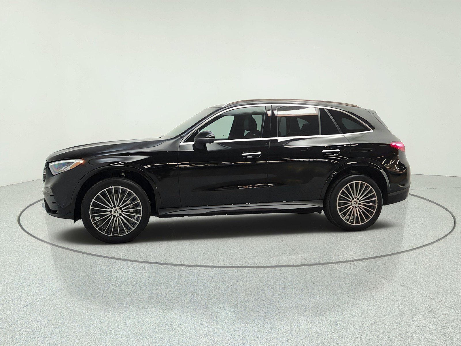 Used 2023 Mercedes-Benz GLC 300 image 8
