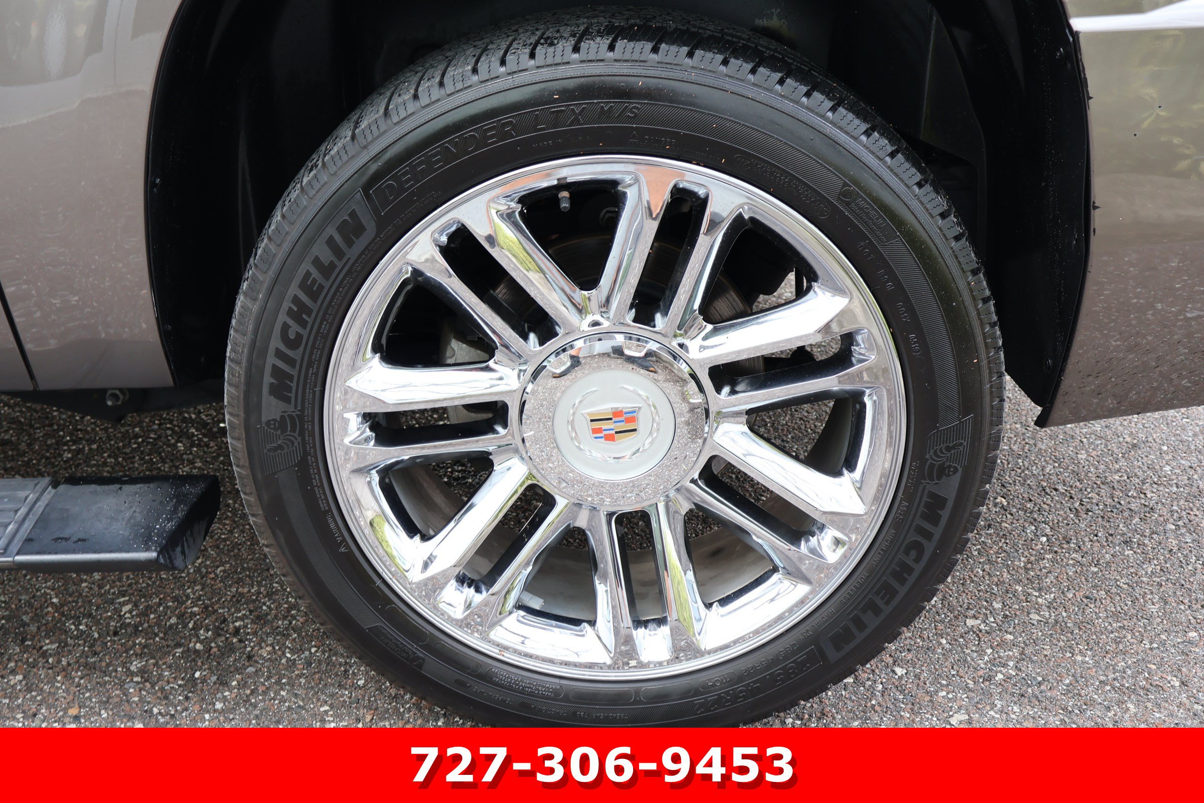 Used 2013 Cadillac Escalade ESV Platinum RWD image 14