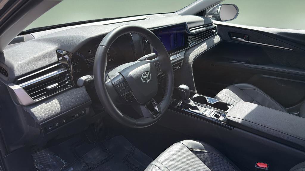 Used 2025 Toyota Camry XLE FWD image 13