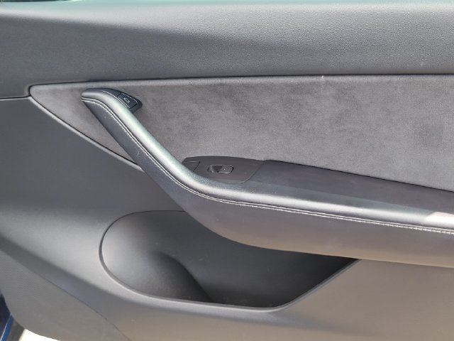 Used 2022 Tesla Model Y Long Range AWD/4WD image 11