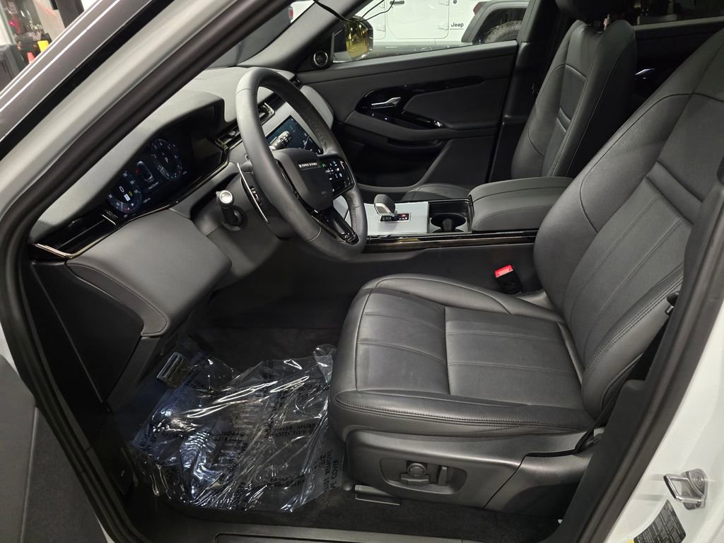 Used 2025 Land Rover Range Rover Evoque S AWD/4WD image 15