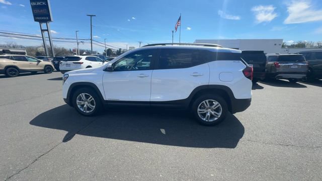 Used 2023 GMC Terrain SLE w/ Driver Convenience Package image 5