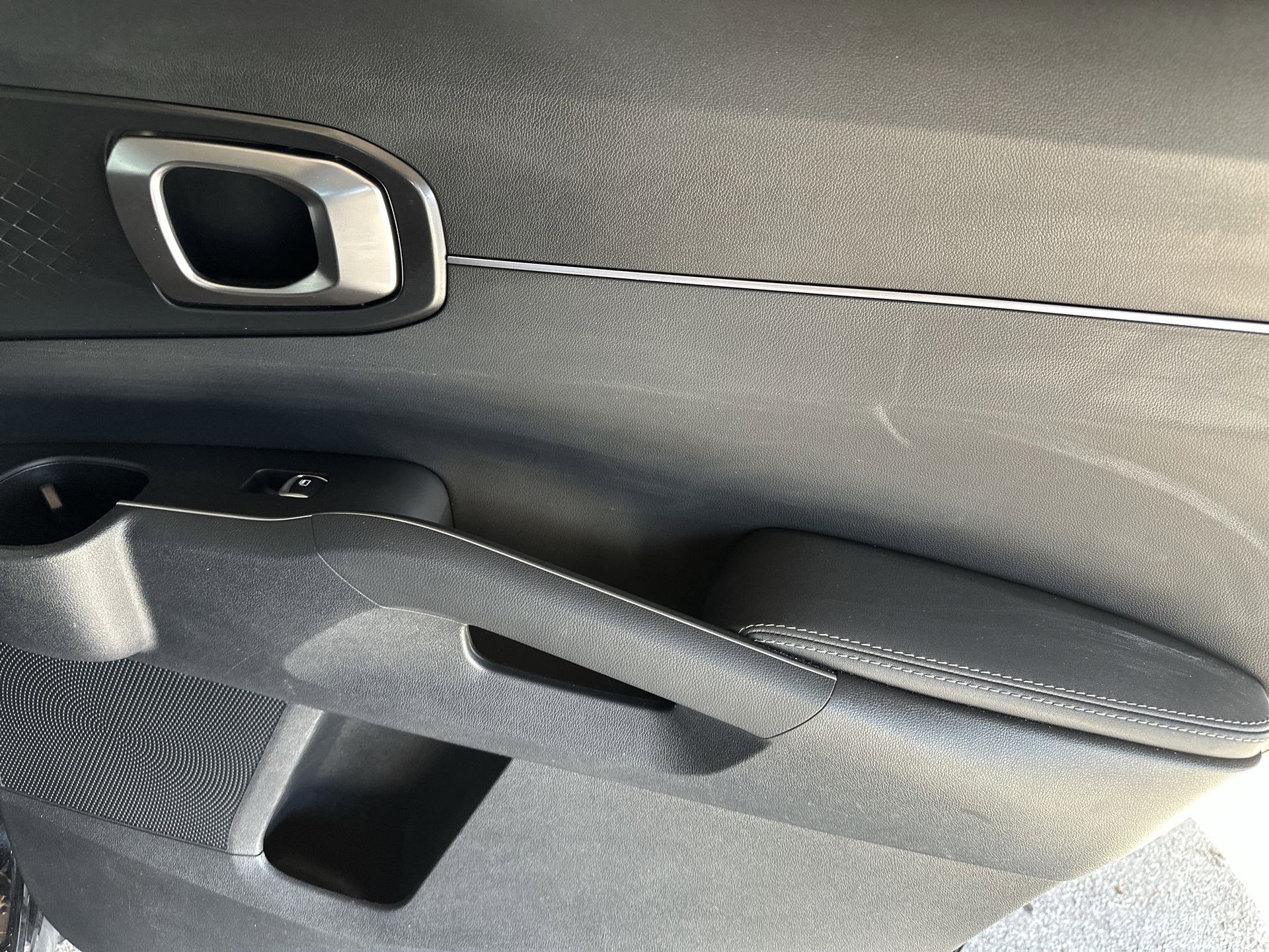 Used 2023 Kia Sorento LX image 26