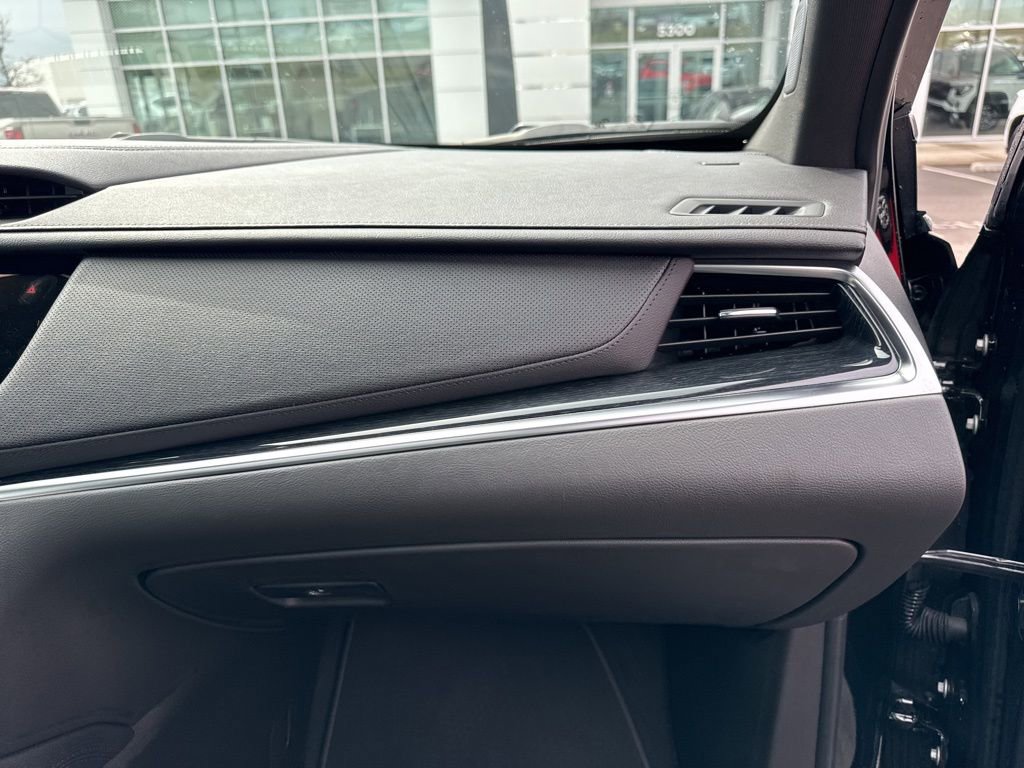 Used 2025 Cadillac XT5 Premium Luxury image 25