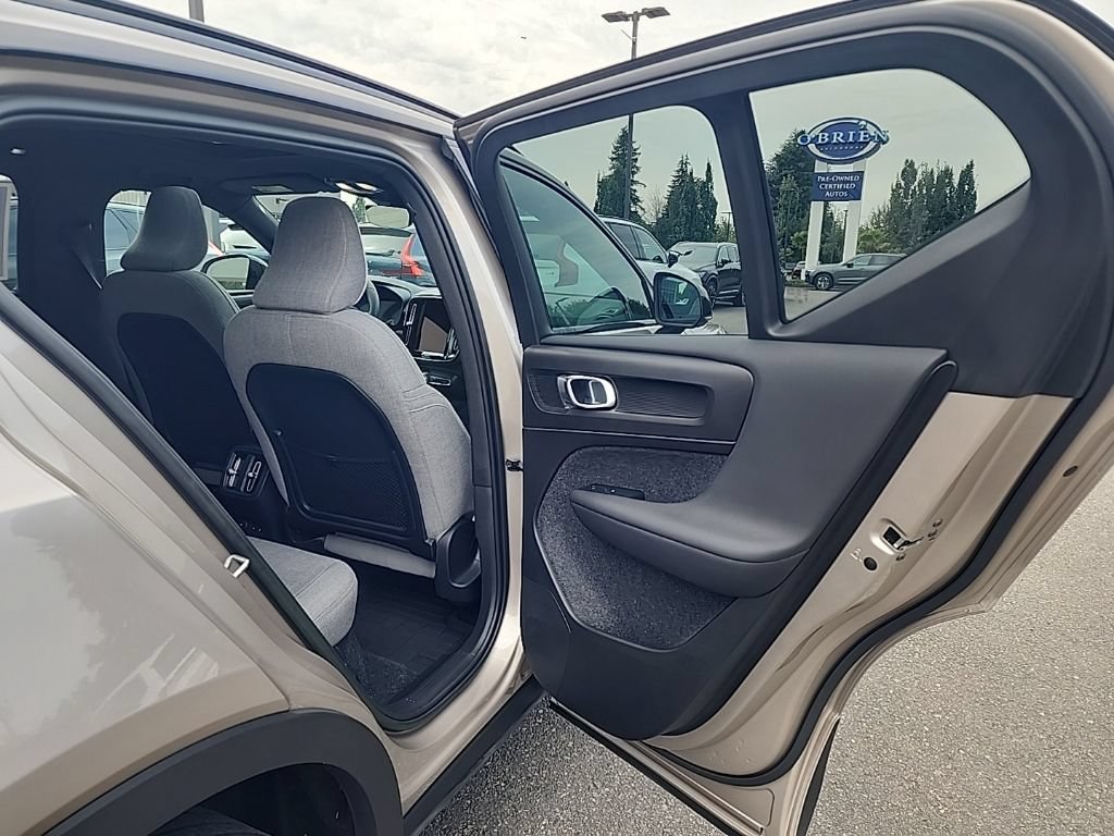 Used 2023 Volvo XC40 Recharge Ultimate w/ Protection Package Premier AWD/4WD image 17