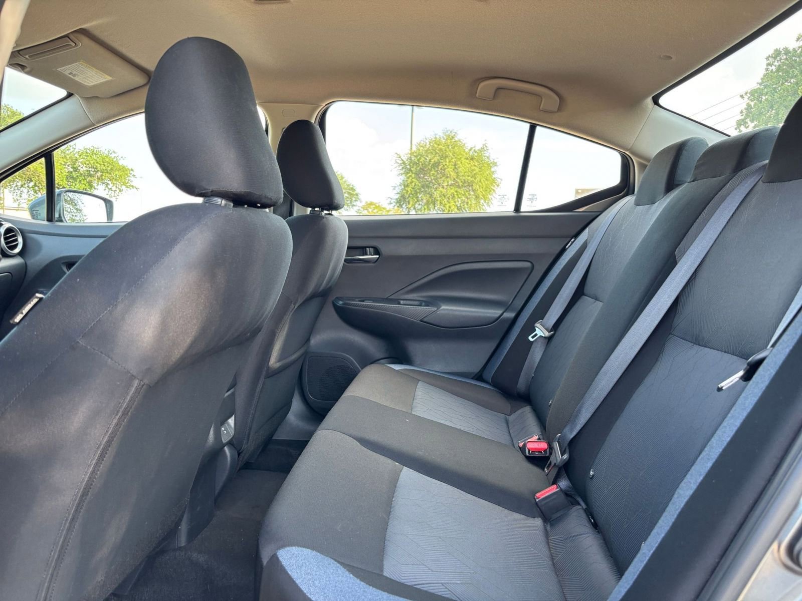 Used 2025 Nissan Versa SV image 25