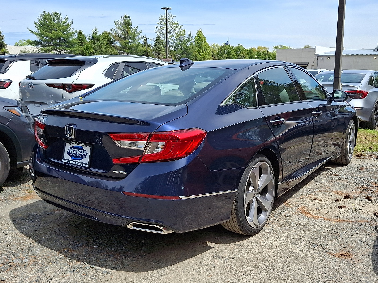 Used 2018 Honda Accord Touring image 3