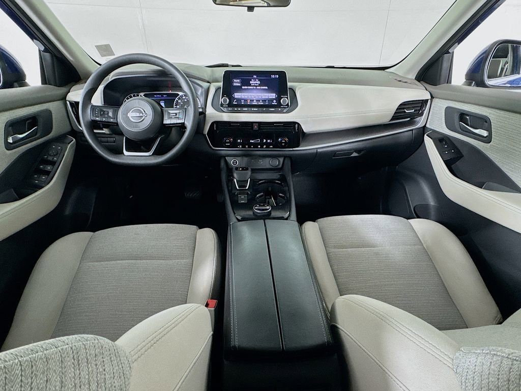 Used 2022 Nissan Rogue SV image 27