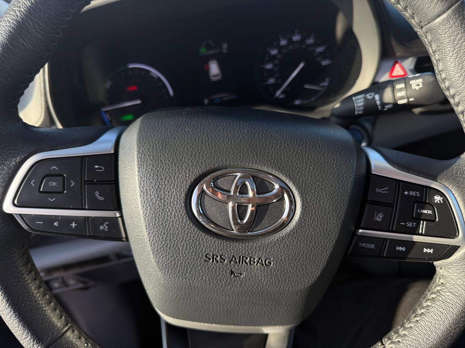 Used 2024 Toyota Sienna XLE image 28