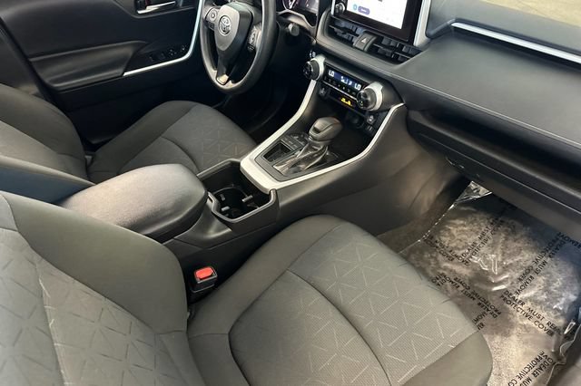 Used 2024 Toyota RAV4 XLE FWD image 20