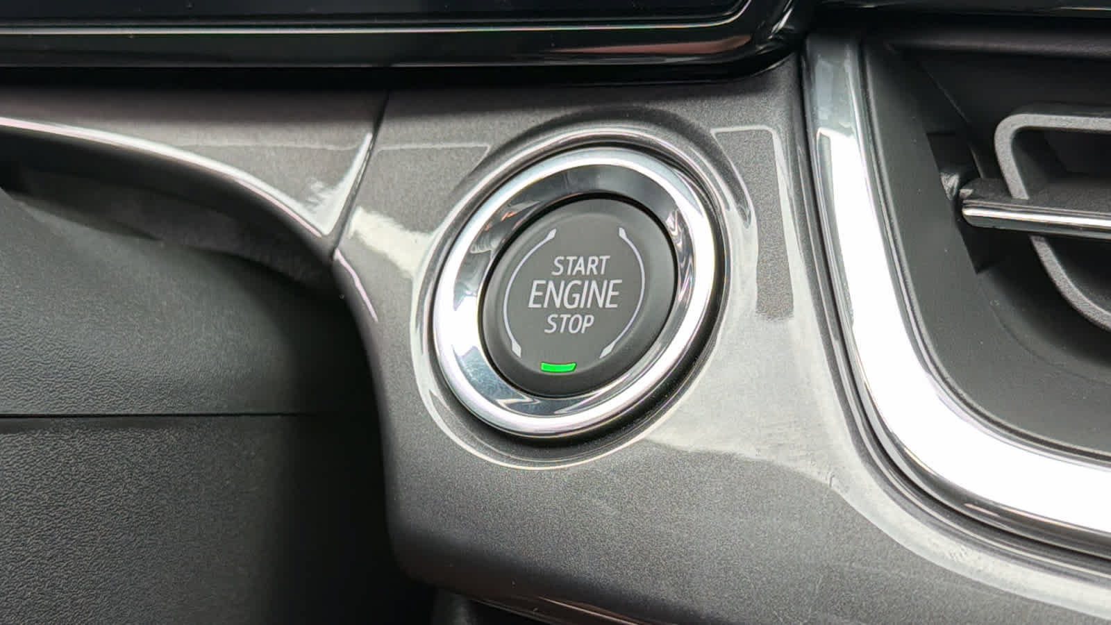 New 2026 Chevrolet Trax ACTIV w/ Sunroof Package FWD image 17
