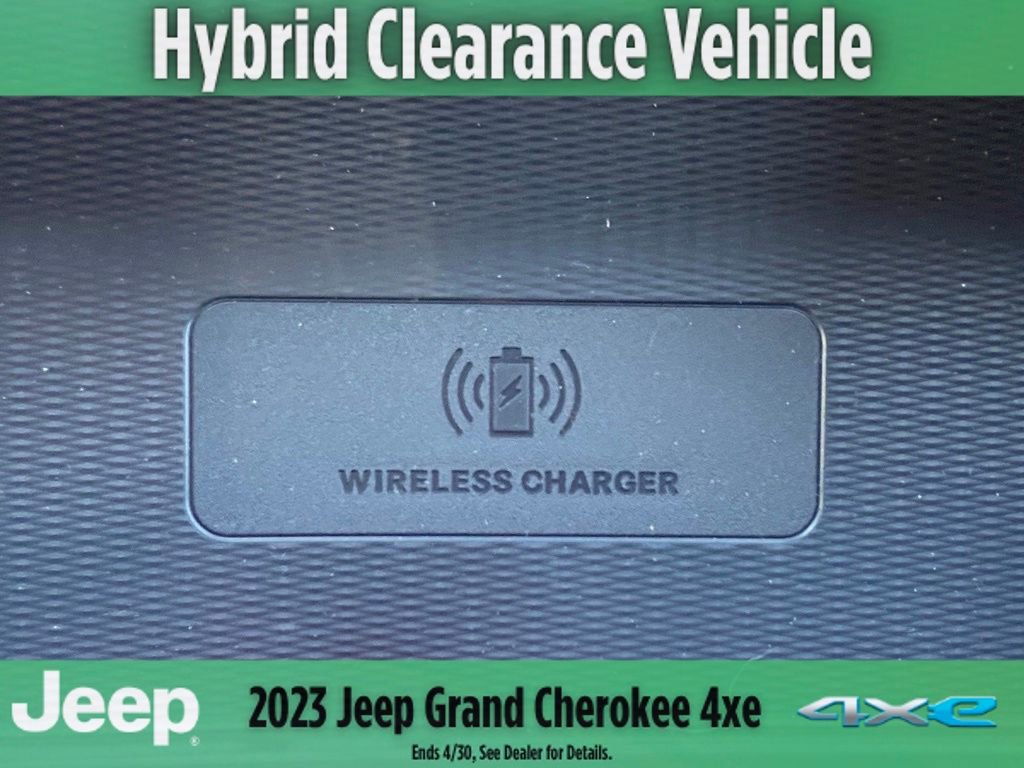 New 2023 Jeep Grand Cherokee Trailhawk w/ Luxury Tech Group III image 35