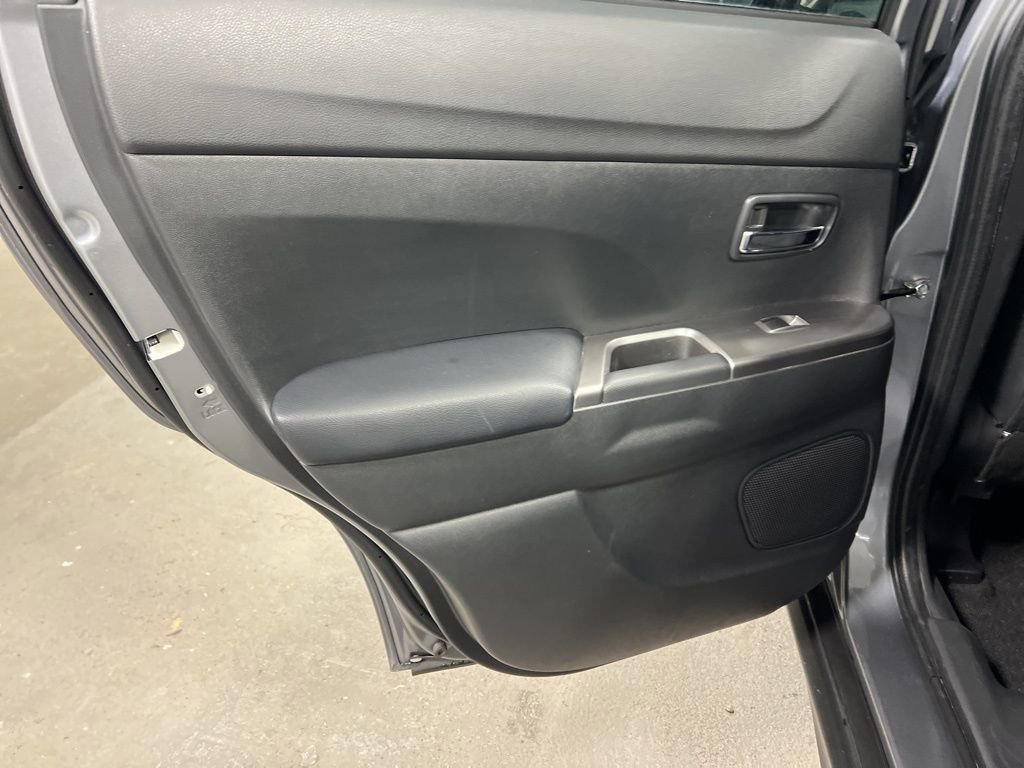 Used 2023 Mitsubishi Outlander Sport SE image 17