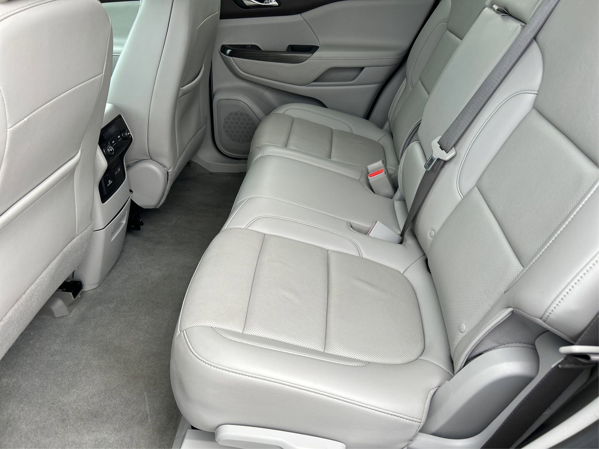 Certified 2023 GMC Acadia SLT image 11