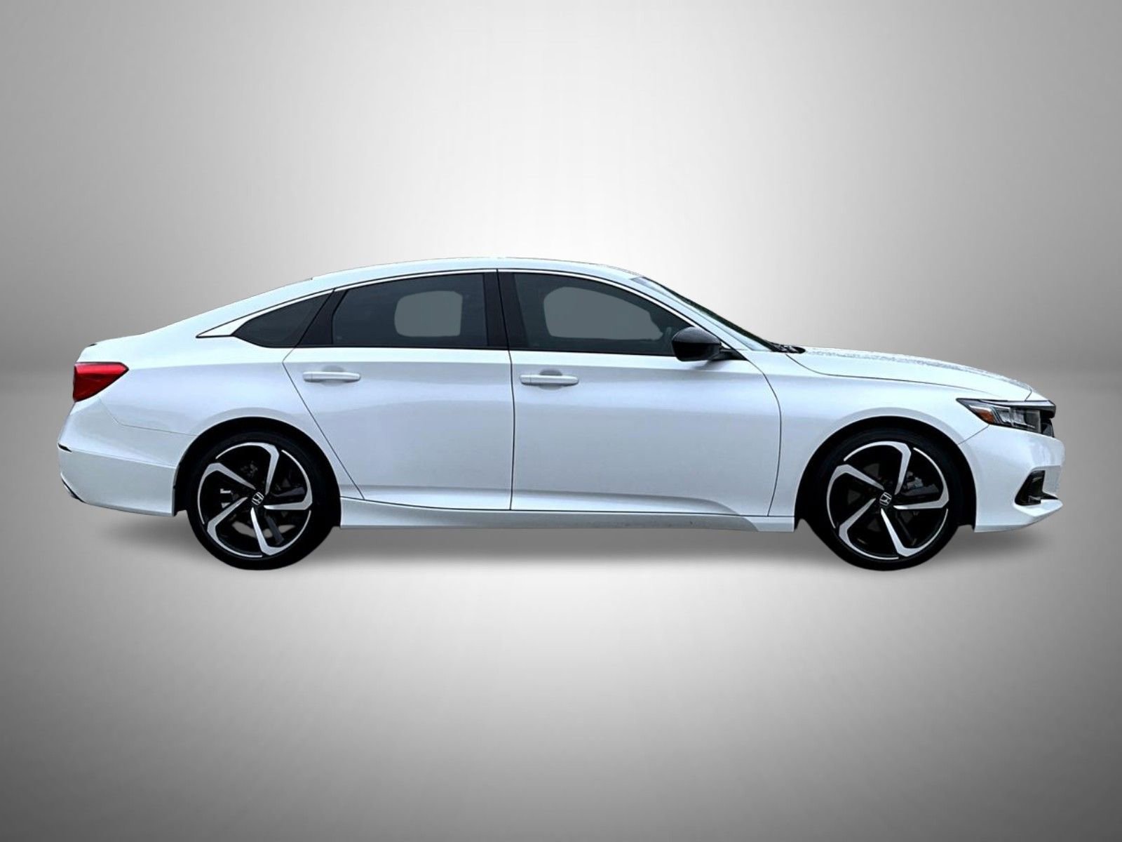 Used 2022 Honda Accord Sport image 4