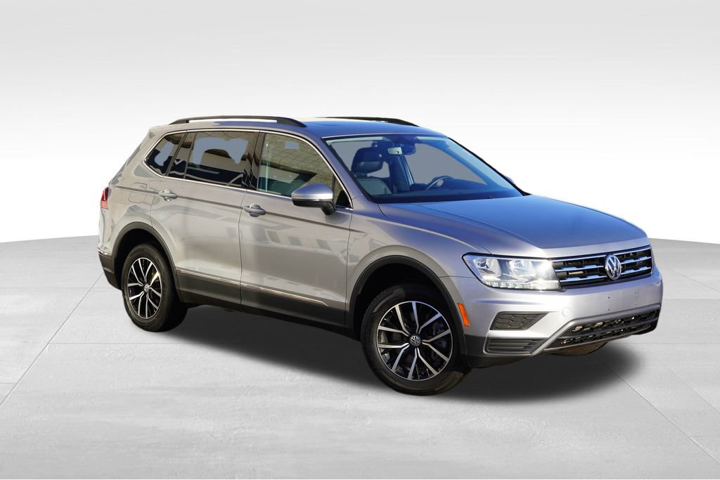 Used 2021 Volkswagen Tiguan SE w/ Panoramic Sunroof Package image 1