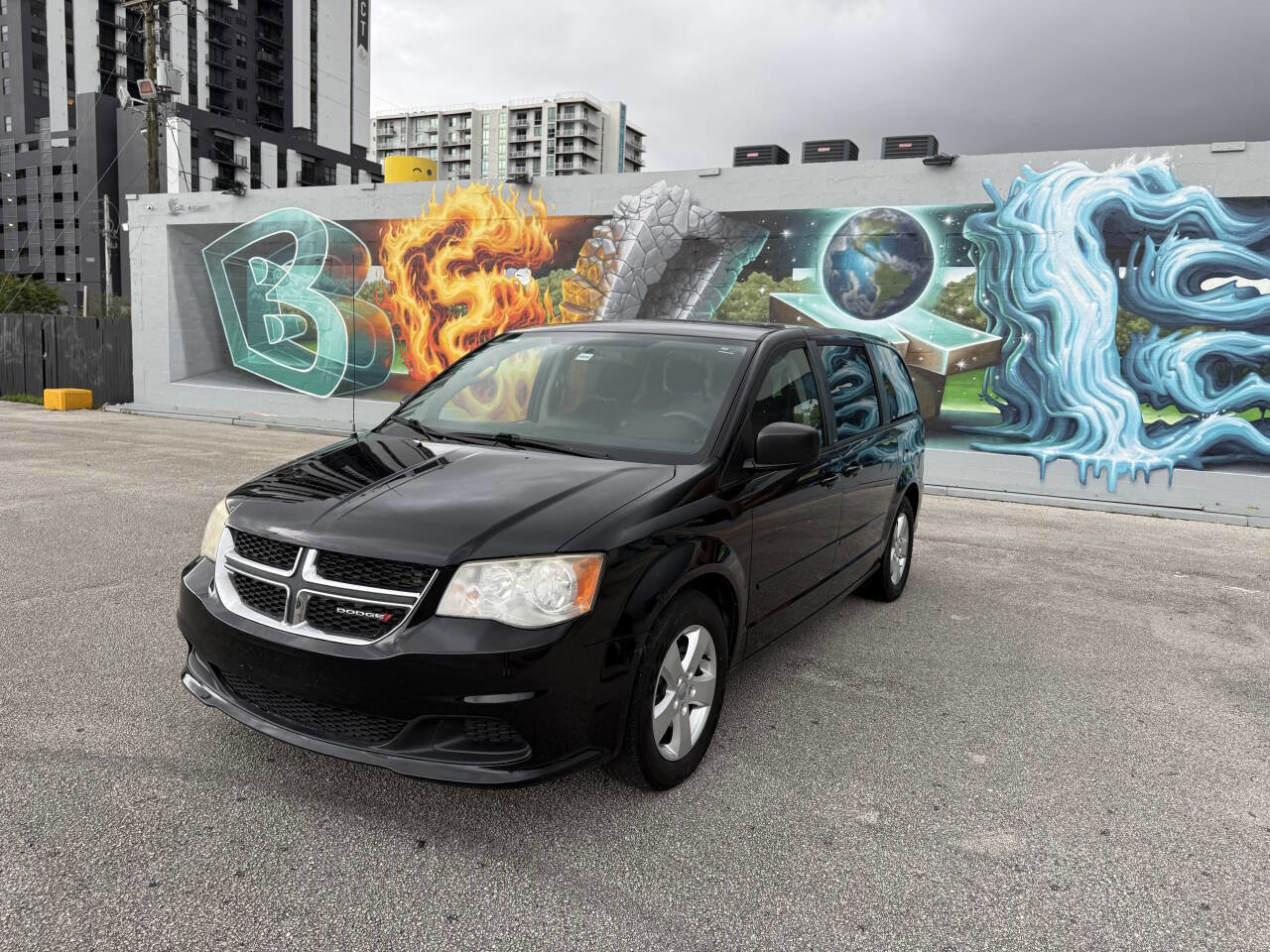 Used 2013 Dodge Grand Caravan SE image 1