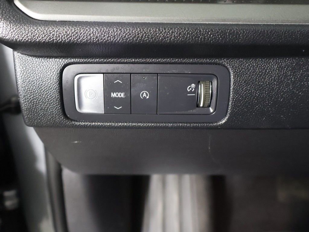 Used 2025 Chevrolet Traverse LT w/ Driver Confidence Package FWD image 37
