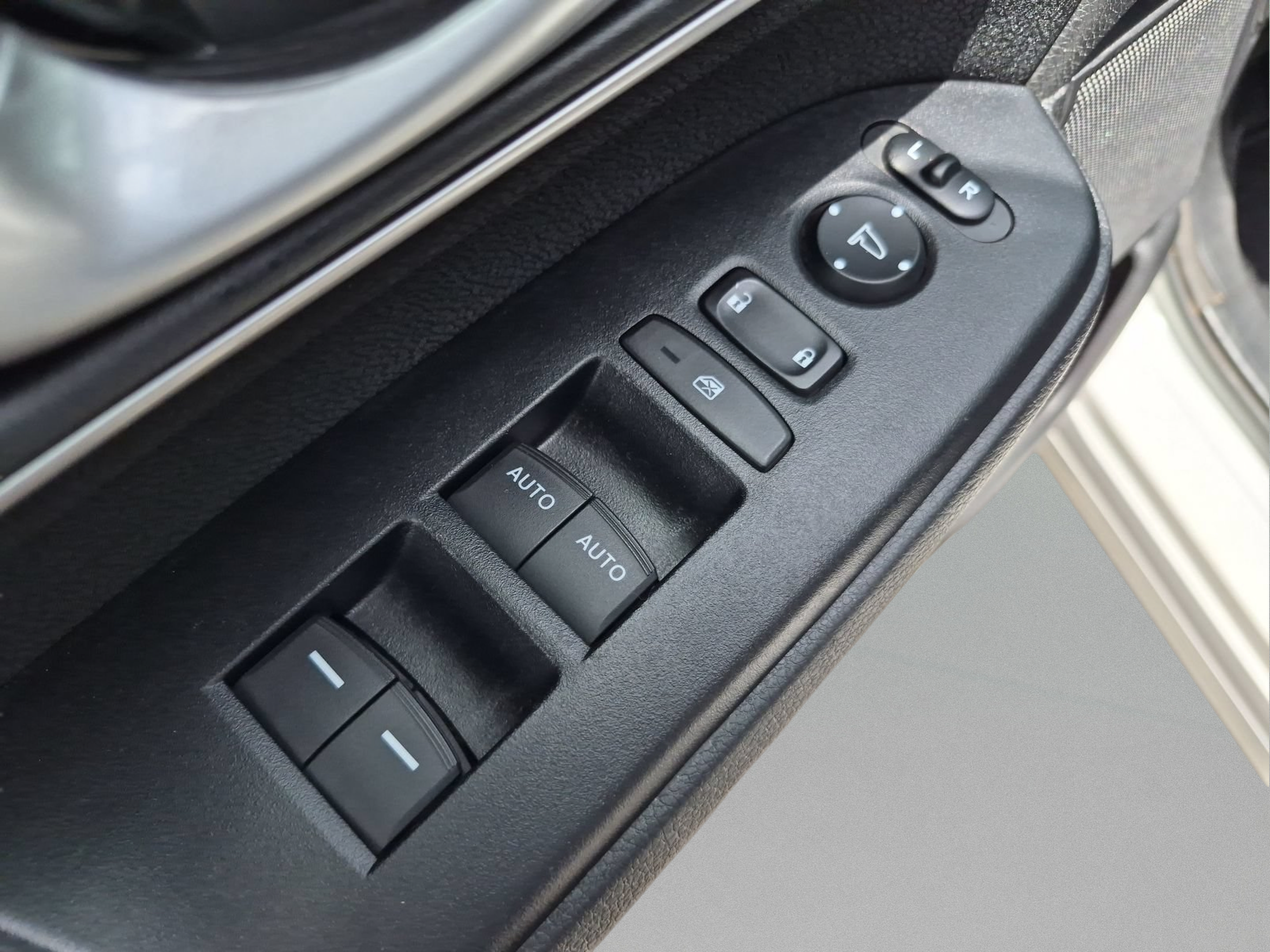 Used 2022 Honda CR-V EX image 16
