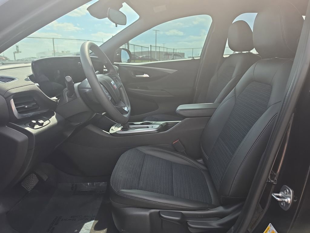 Used 2024 Buick Envista Preferred w/ Advanced Safety Package image 11