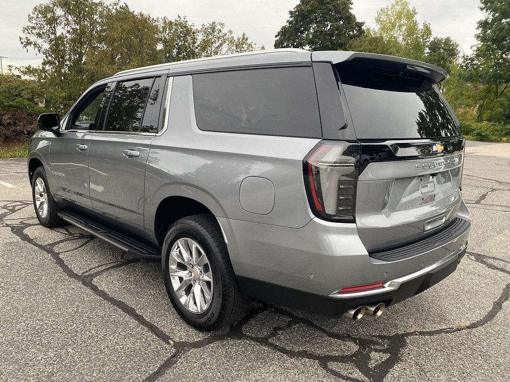 Certified 2026 Chevrolet Suburban Premier AWD/4WD image 6
