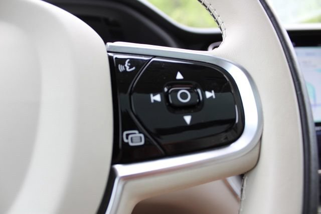 Certified 2023 Volvo XC60 B5 Plus w/ Climate Package AWD/4WD image 32