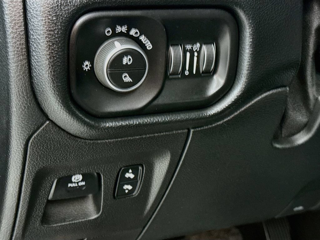 Used 2020 RAM 1500 Laramie w/ Sport Appearance Package AWD/4WD image 21