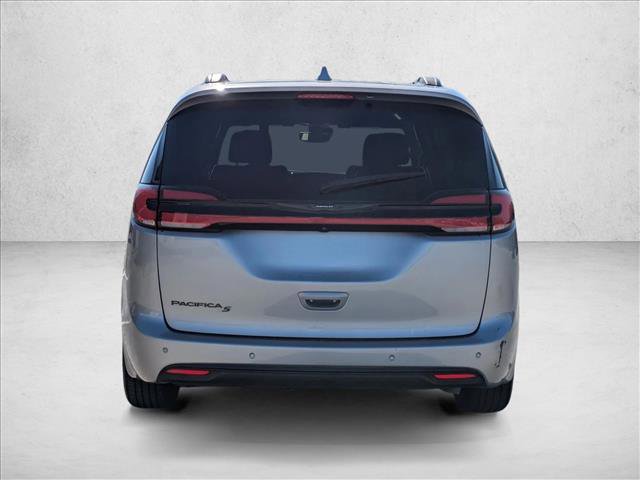 Used 2021 Chrysler Pacifica Touring-L w/ S Appearance Package image 6