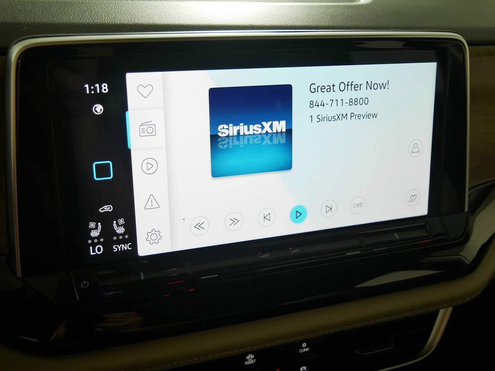 Used 2025 Volkswagen Atlas SE AWD/4WD image 22