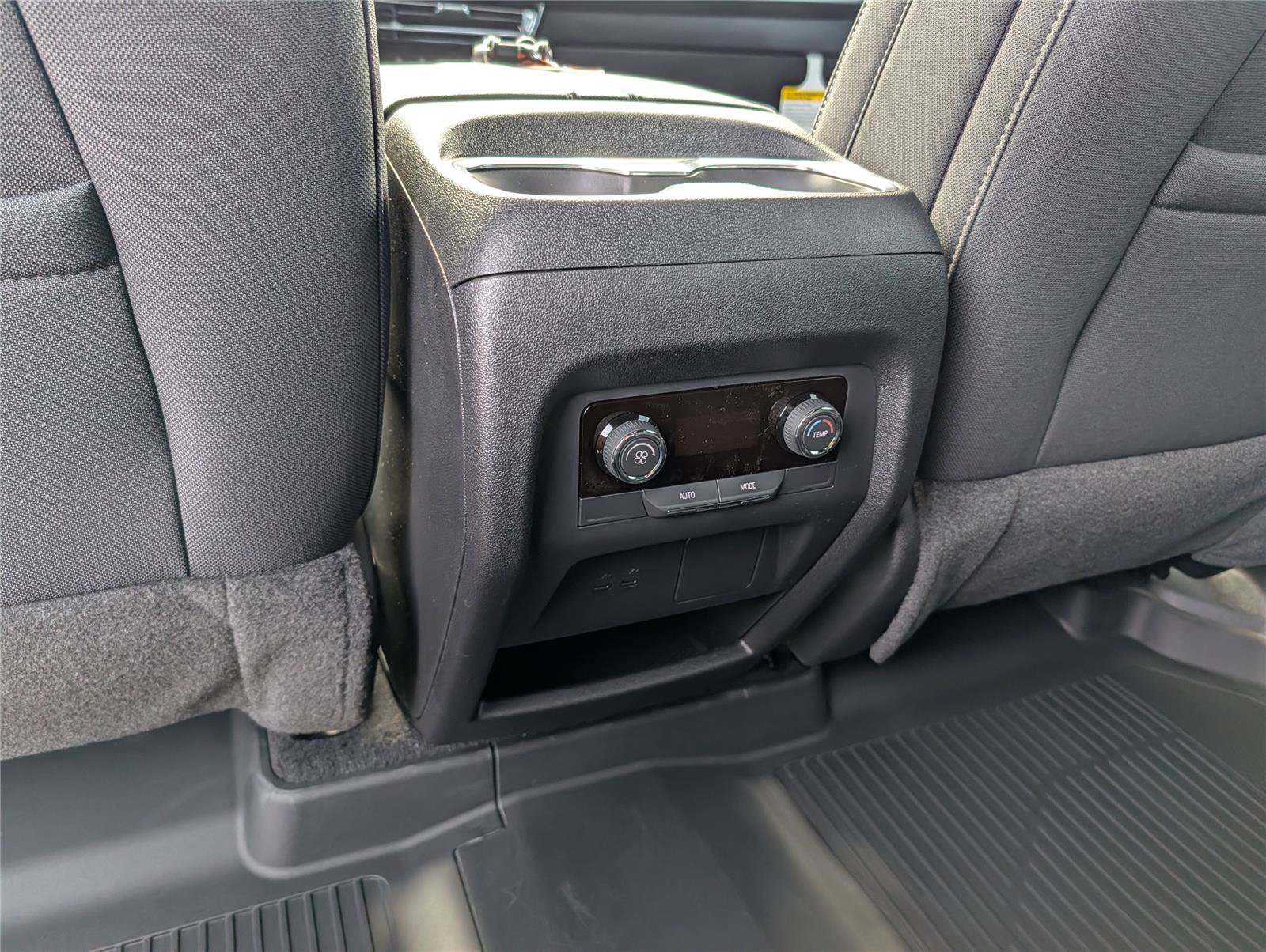 New 2026 Chevrolet Traverse LT w/ LPO, Floor Liner Package FWD image 18