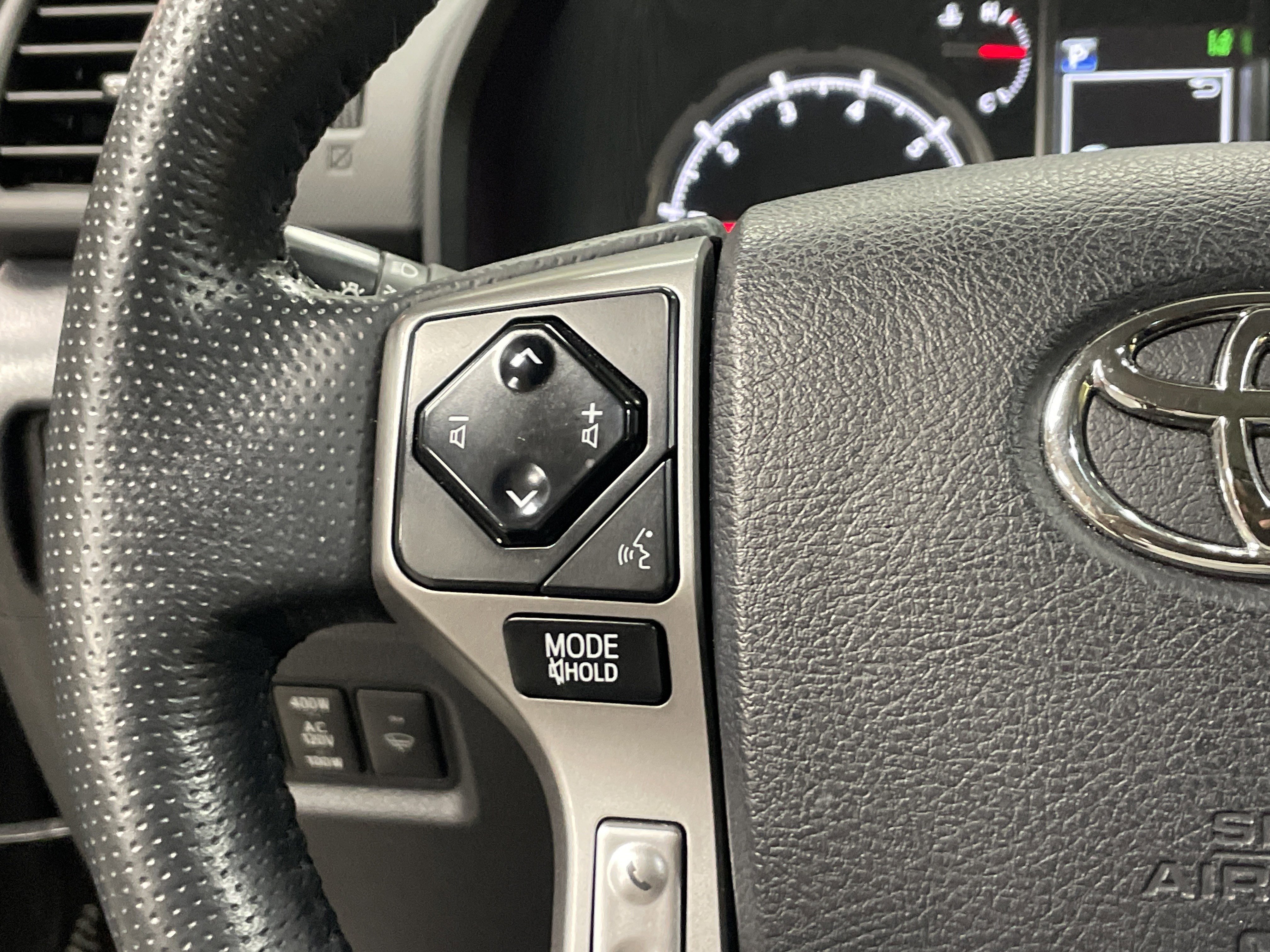 Used 2023 Toyota 4Runner Limited RWD image 19