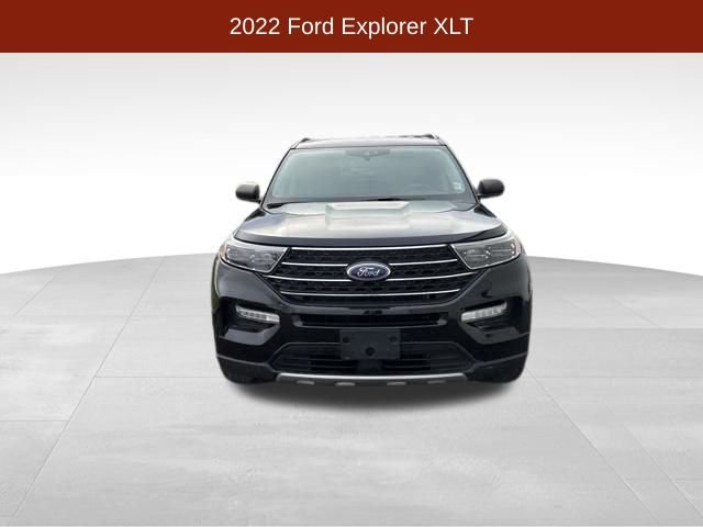 Used 2022 Ford Explorer XLT w/ Equipment Group 202A image 2