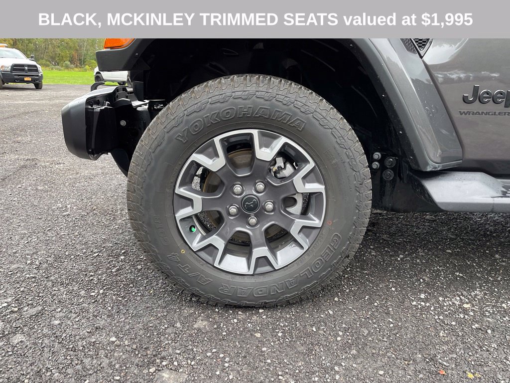 Used 2026 Jeep Wrangler Unlimited Sahara AWD/4WD image 4