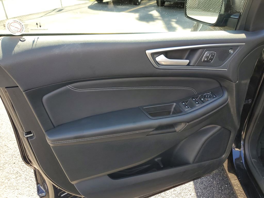 Used 2024 Ford Edge Titanium image 22