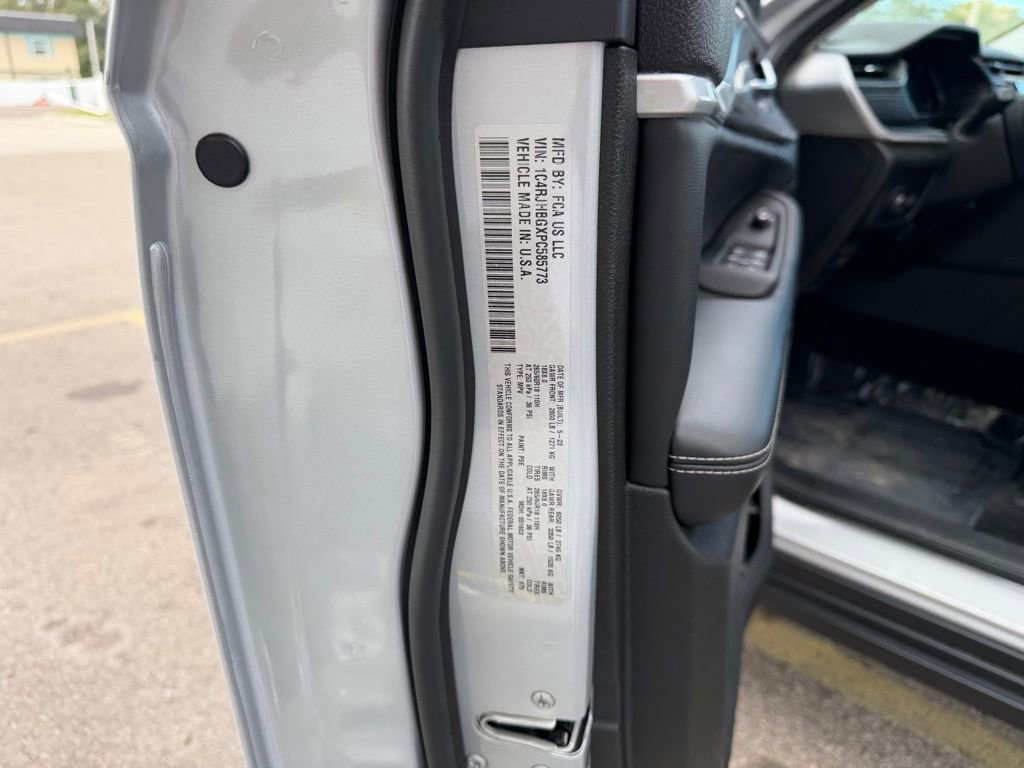 Certified 2023 Jeep Grand Cherokee Limited image 14